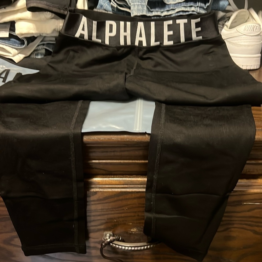 Alphalete joggers XS black new in bag zipper pockets